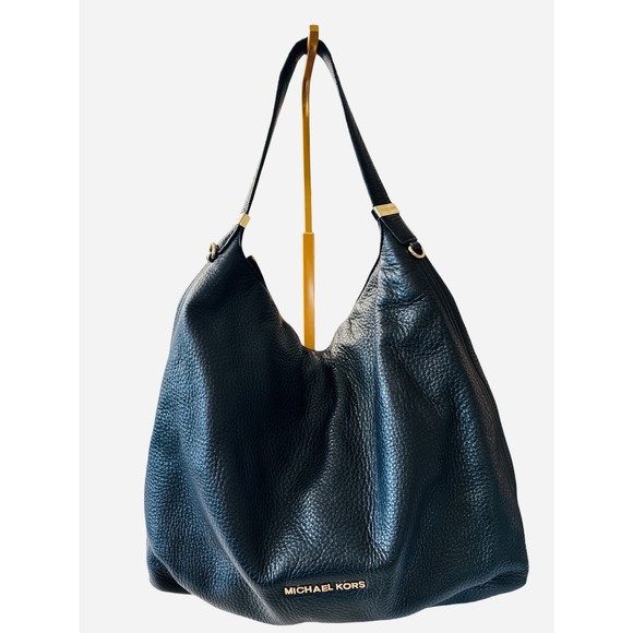 Michael Kors Handbags - Michael Kors Bedford Large Hobo Black Pebbled Leather Classic Gold Hardware